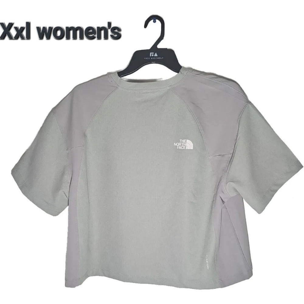 The North Face Women's XXL Gray Short Sleeve Cropped Tekware Flash Dry Shirt.